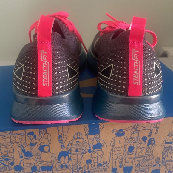 brooks stealthfit 5 levitate energize neutral size 7 running navy blue pink new - Picture 7 of 7